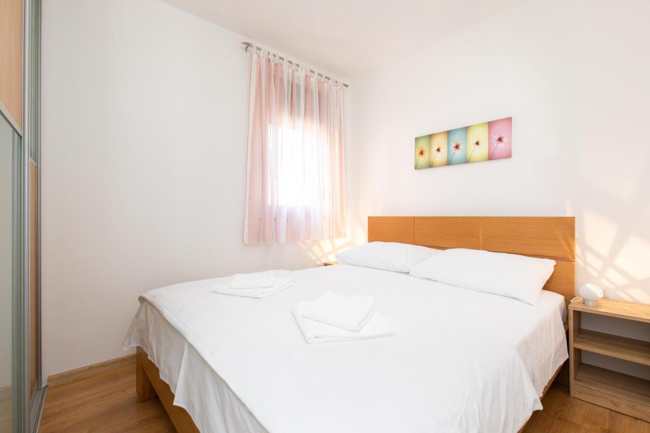 Apartment Julijana Крк Экстерьер фото
