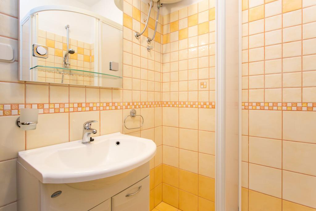 Apartment Julijana Крк Экстерьер фото